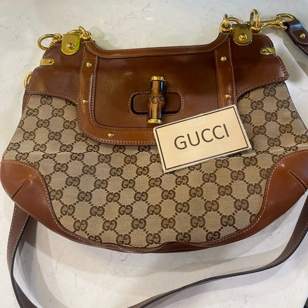 RARE Gucci Vintage GG signature & leather Jackie Bamboo top handle bag!